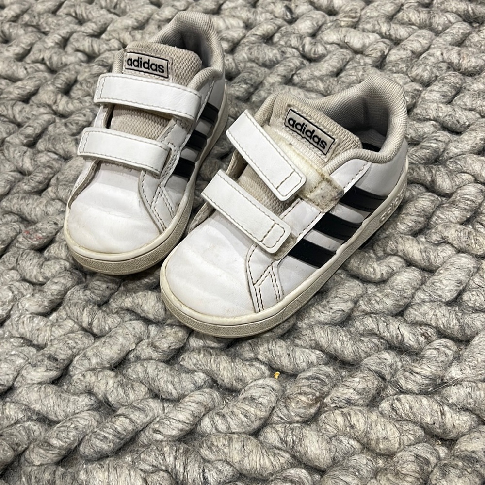 Toddler adidas 6c